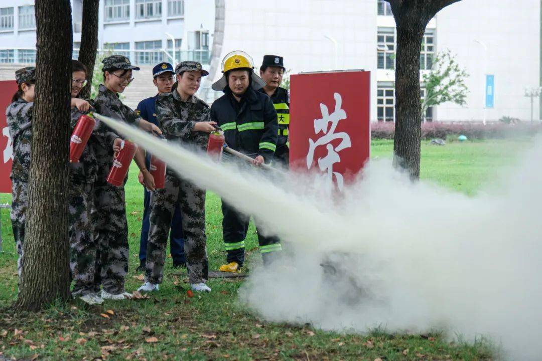 包含内蒙古队披荆斩棘，迎接新挑战，努力取胜的词条